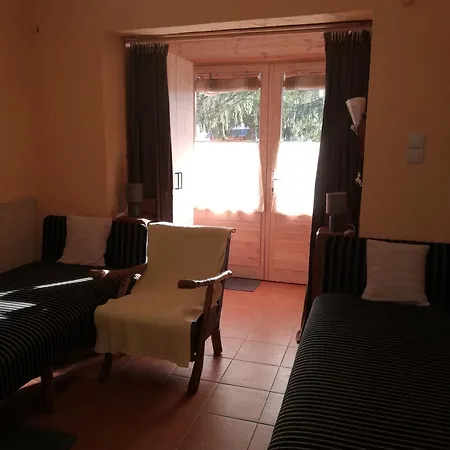 Bogi Vendeghaz Apartment *