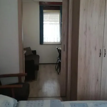 Bogi Vendeghaz Apartment *