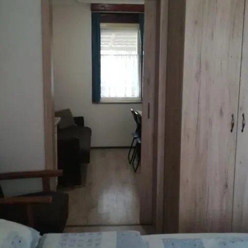 Bogi Vendeghaz Apartment *